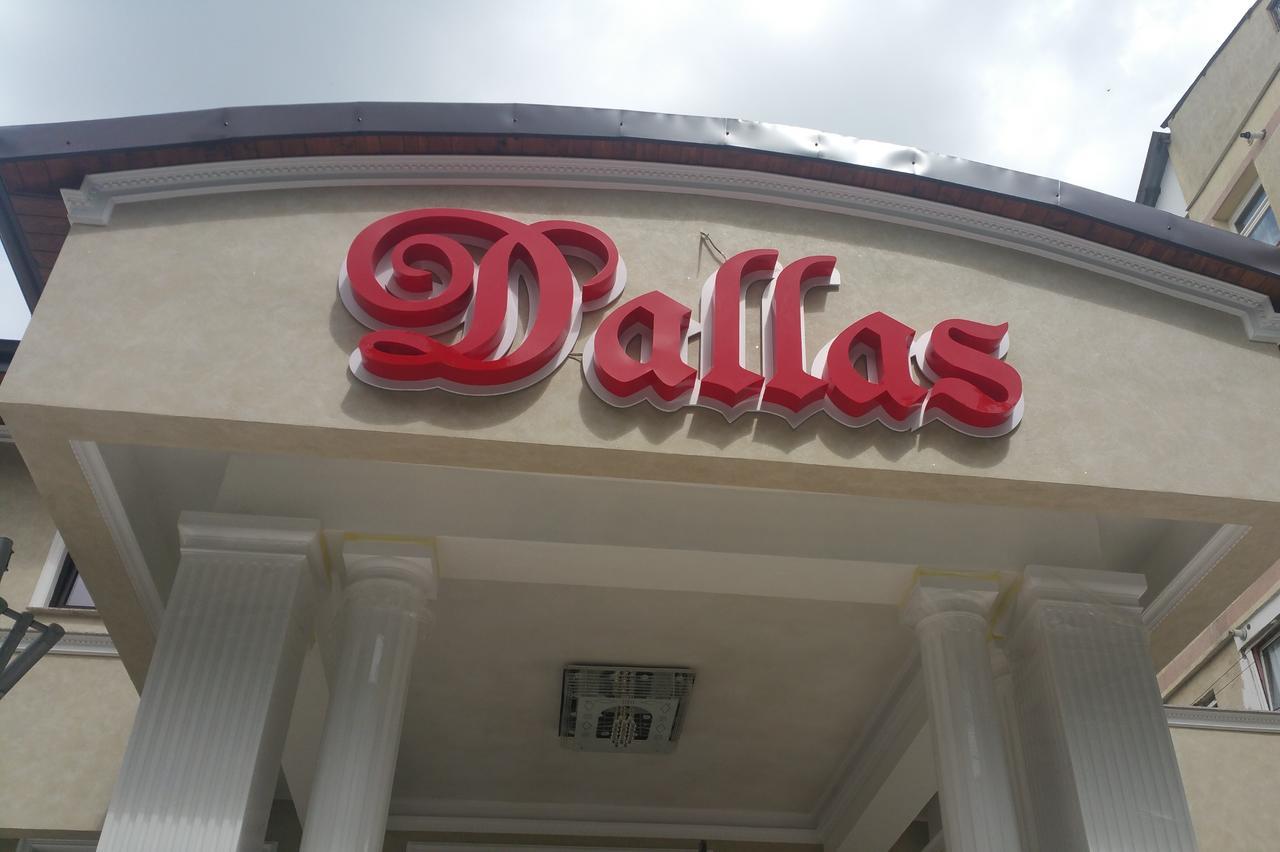 Pensiunea Dallas Botoşani Exteriér fotografie